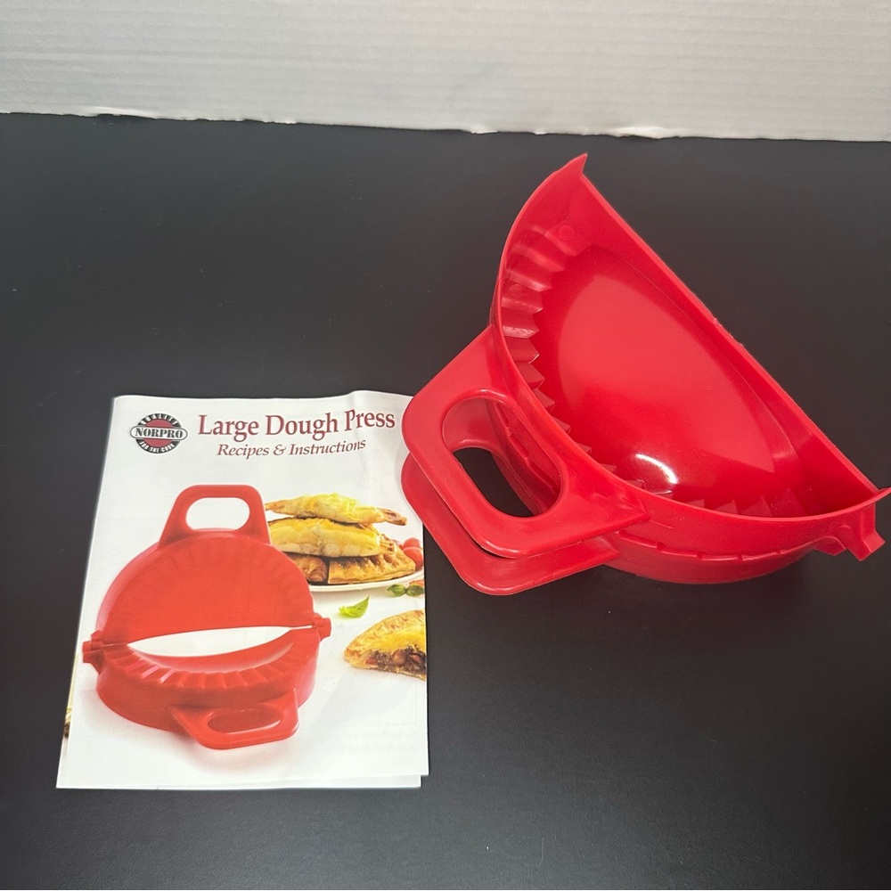 New Norpro Large Dough Press (Dumpling Calzone Turnover Piroshki Empanada)